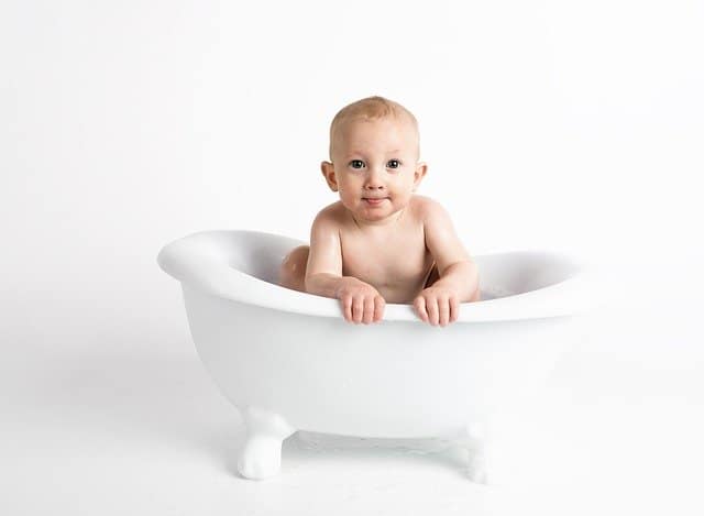 קניית אמבטיה לתינוק שנולד